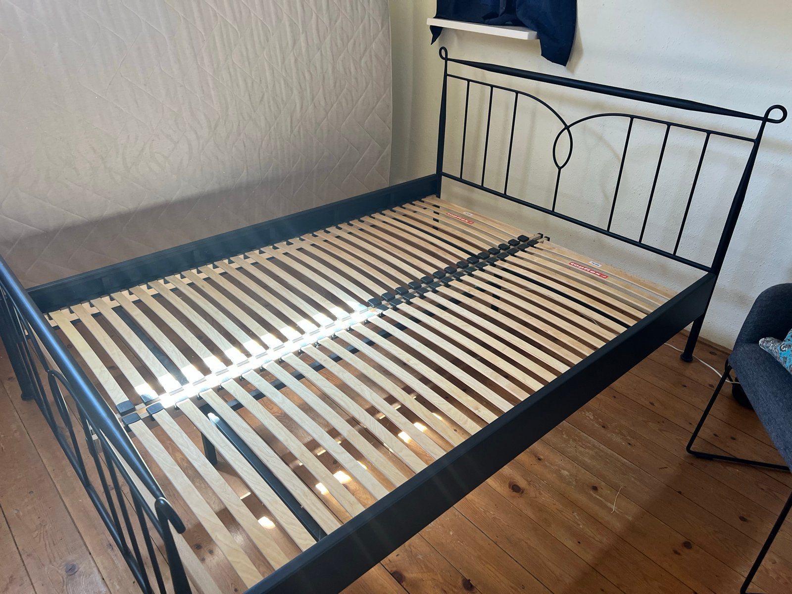 IKEA Bed 140x200 cm met lattenbodem, Ophalen, Gebruikt, Zwart, Tweepersoons