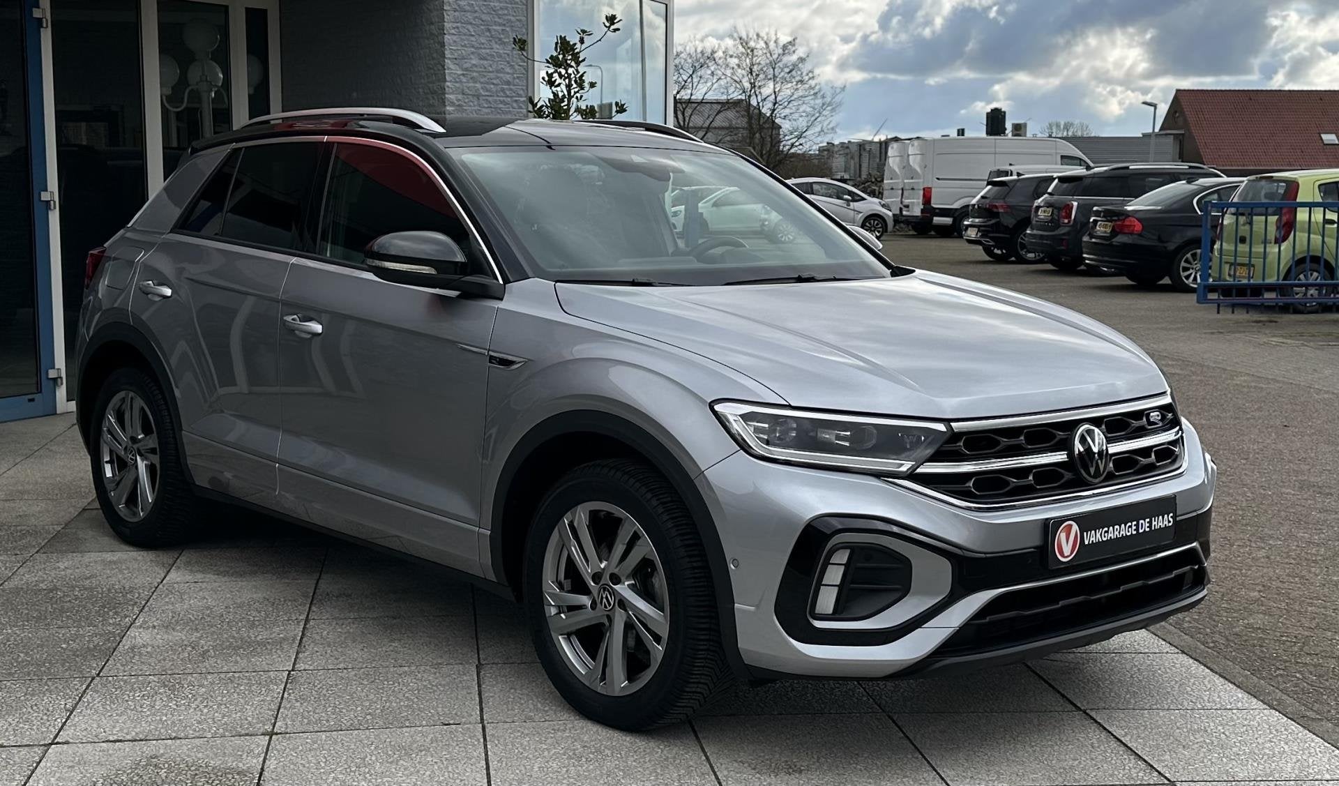 Volkswagen T-ROC 1.0 TSI R-Line Business+, Auto's, Volkswagen, Voorwielaandrijving, 12 maanden, Euro 6, Leder en Stof