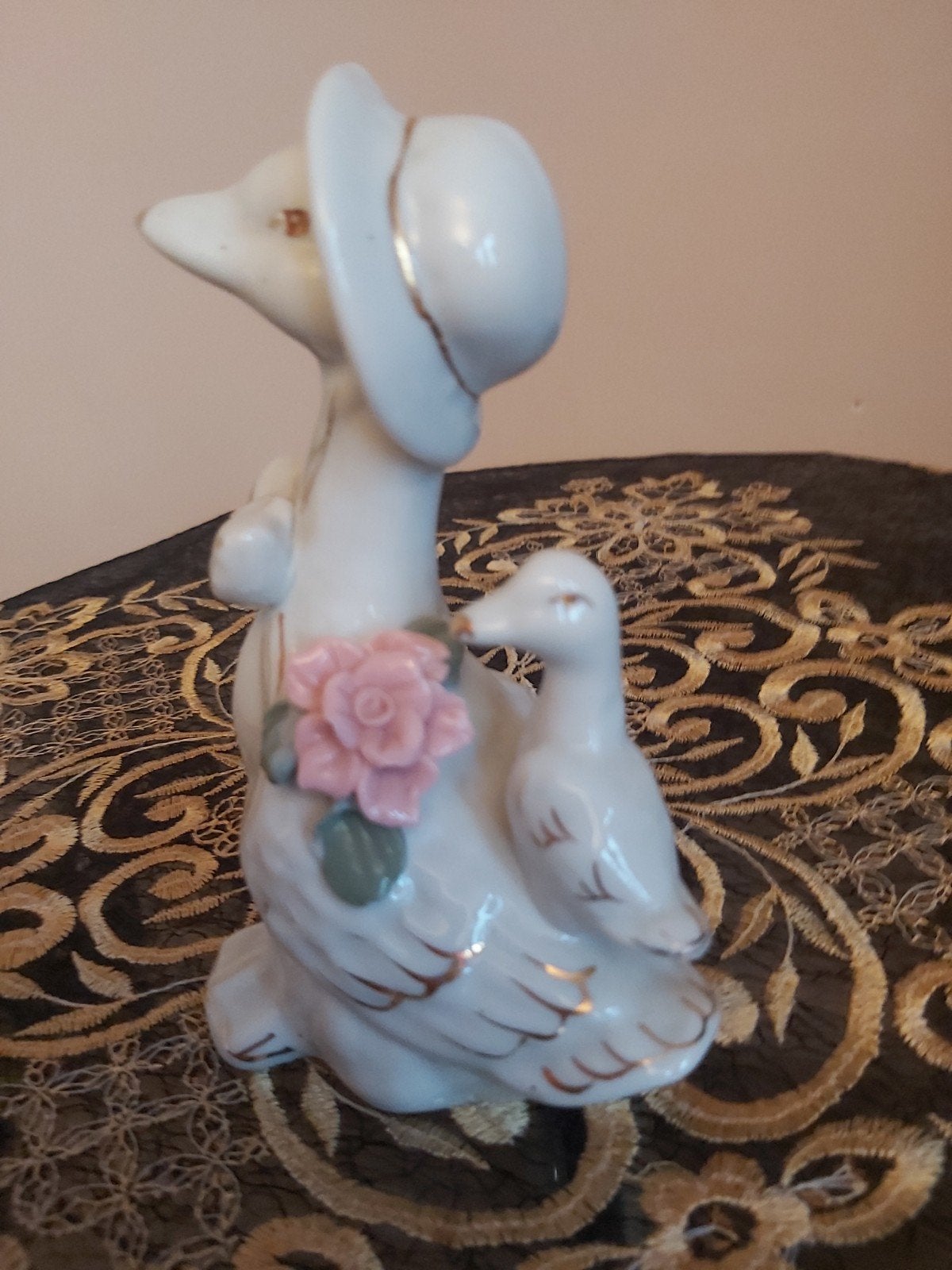 Porseleinen eendenbeeldje met bloemen zgan, Verzenden, Zo goed als nieuw, Dier