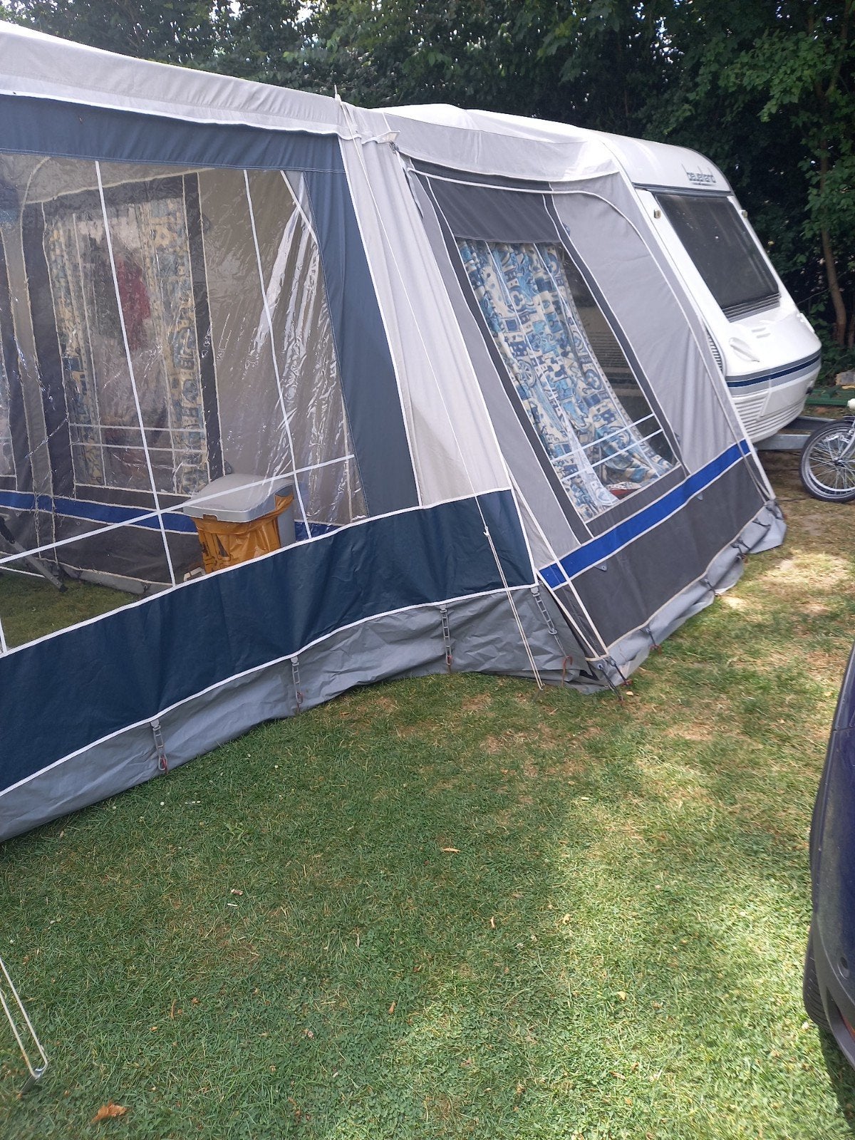 Beyerland Vitesse 440-TMD Caravan met voortent, Caravans en Kamperen, Caravans, Vast bed, Rondzit, 750 - 1000 kg, Particulier