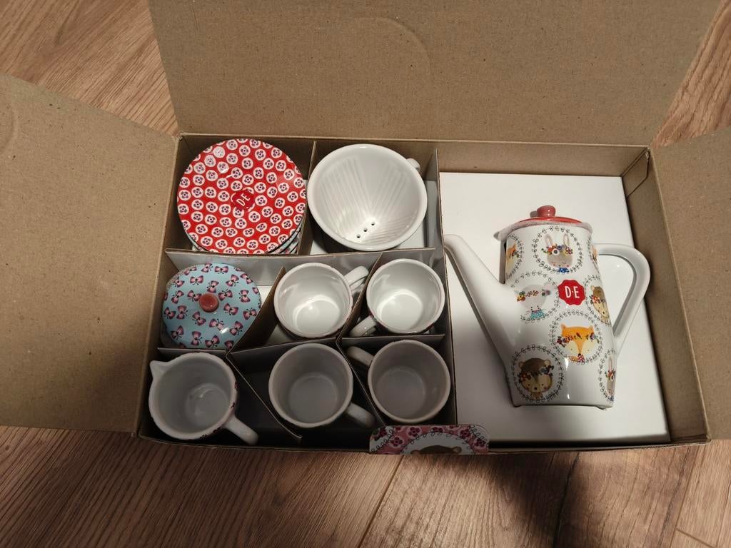 Douwe Egberts kinderserviesje, Huis en Inrichting, Keuken | Servies, Nieuw, Ophalen of Verzenden, Glas, Overige stijlen