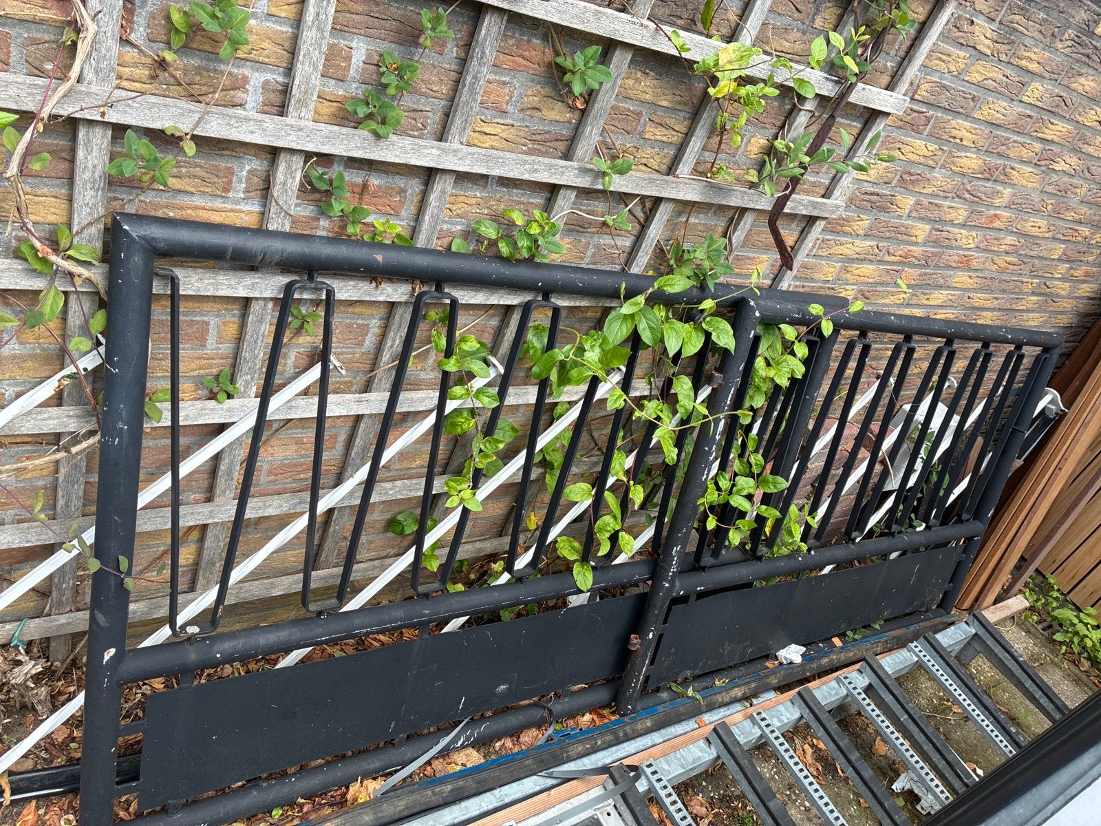Vintage metal tuinhek/opritpoort jaren '60, Tuin en Terras, Ophalen, Met poort, Gebruikt, Tuinhek