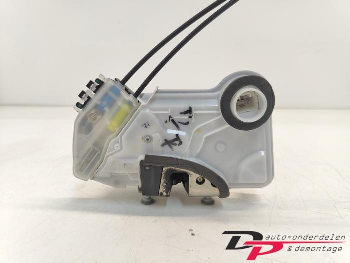 Deurslot Mechaniek 4Deurs rechts-voor van een Peugeot 108, Gebruikt, -, -, Ophalen of Verzenden