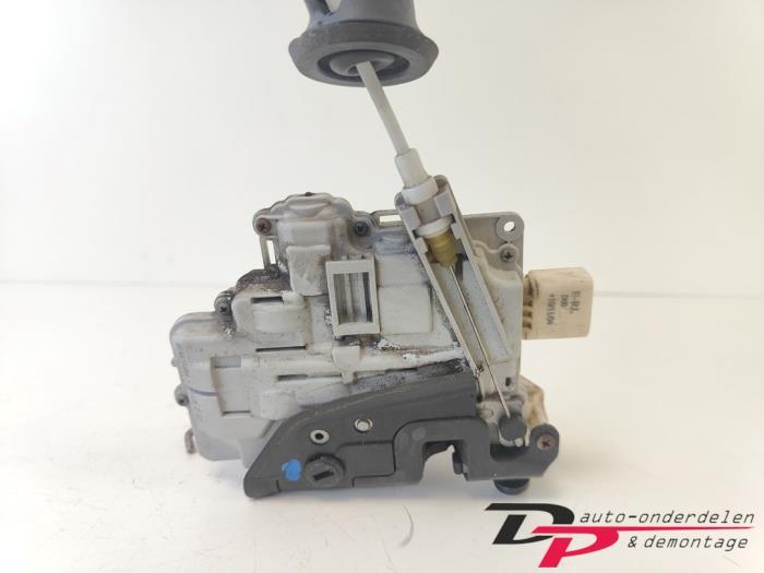 Deurslot Mechaniek 4Deurs links-achter van een Audi A4, Gebruikt, -, -, -