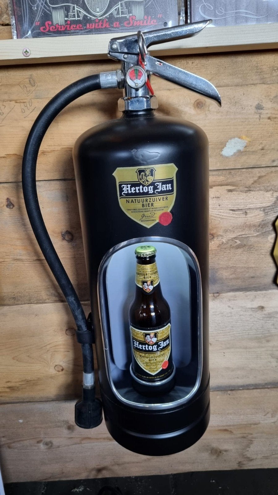 Mooie HERTOG JAN brandblusser met ledverlichting

Mooie dec, Verzamelen, Biermerken, Ophalen of Verzenden, Nieuw, Reclamebord, Plaat of Schild