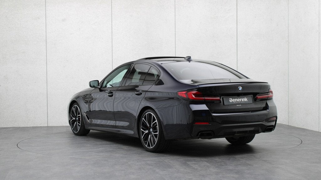 BMW 5 Serie M550i xDrive High Executive | Bowers & Wilkins |, 12 maanden, Gebruikt, 4395 cc, Bedrijf