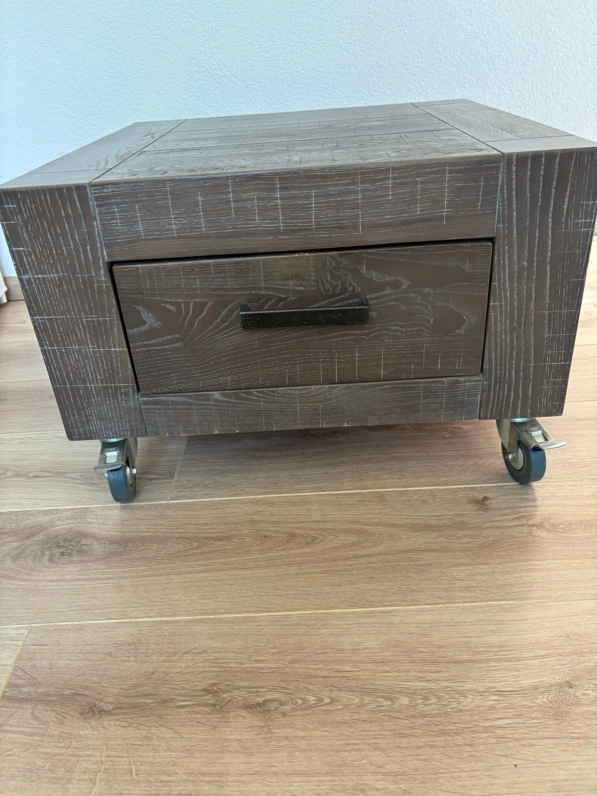Hennes en Hazel Salontafel met lade en wieltjes, Ophalen, Gebruikt, Vierkant, 50 tot 100 cm