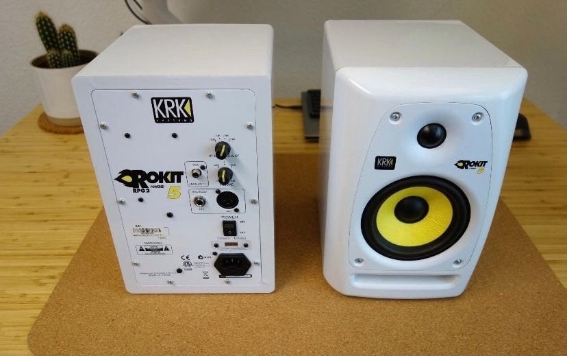 Twee KRK Rokit 5 RP5 speakers 4 6 7 8 white wit monitor set