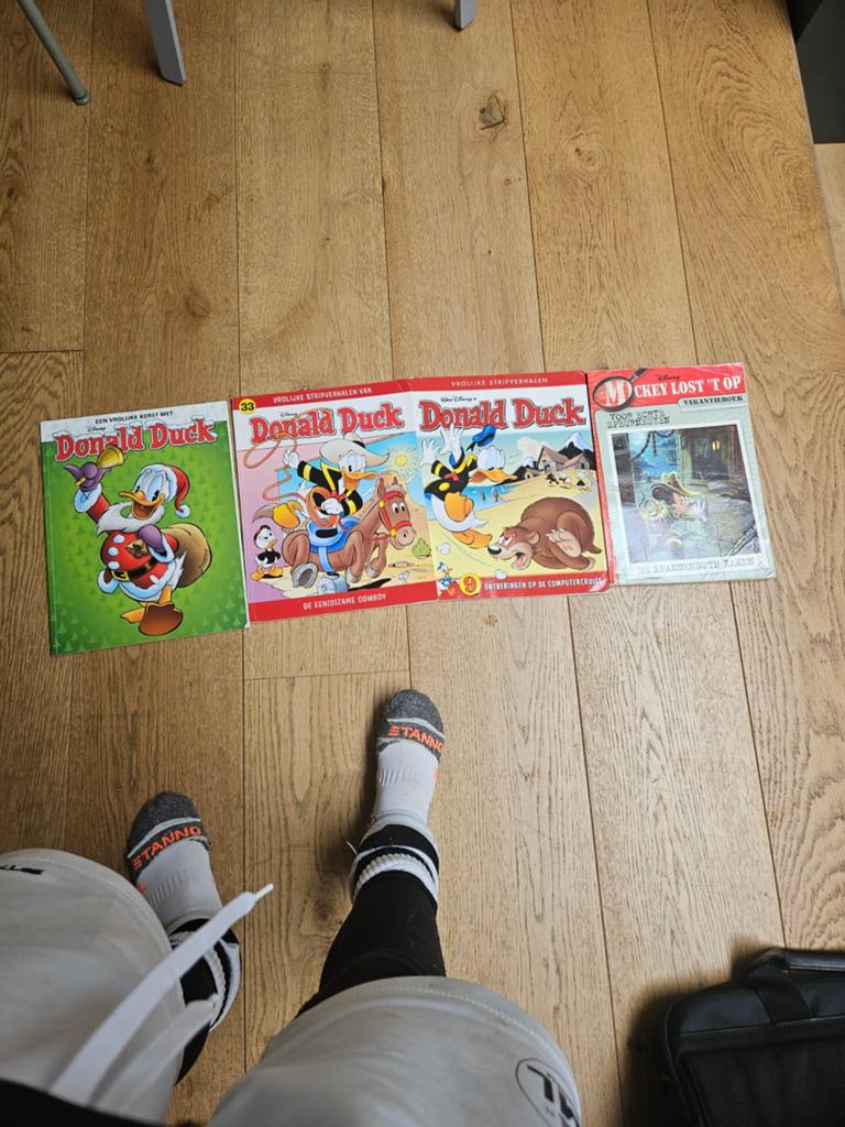 Donald Duck en Mickey Mouse stripboeken - 4 stuks, Meerdere stripboeken, Ophalen of Verzenden, Gelezen, Walt Disney