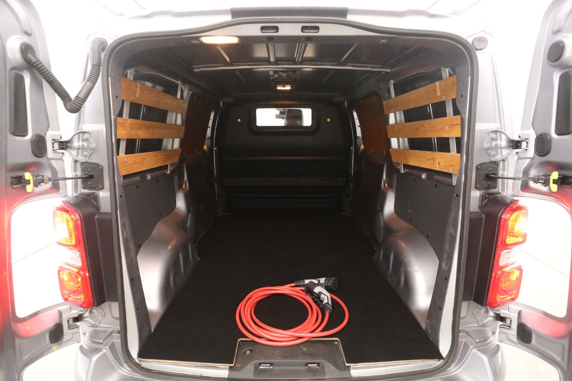 Opel Vivaro Elektrisch 75 kWh L2H1 Innovation | Snelladen |, 136 pk, Gebruikt, 303 km, Origineel Nederlands