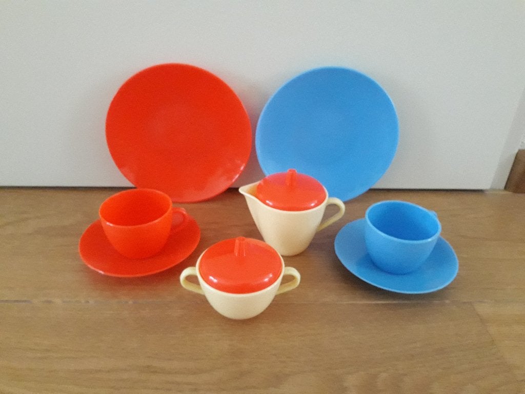 retro - kunststof kinderserviesje uit de jaren 60, Ophalen of Verzenden, Overige typen