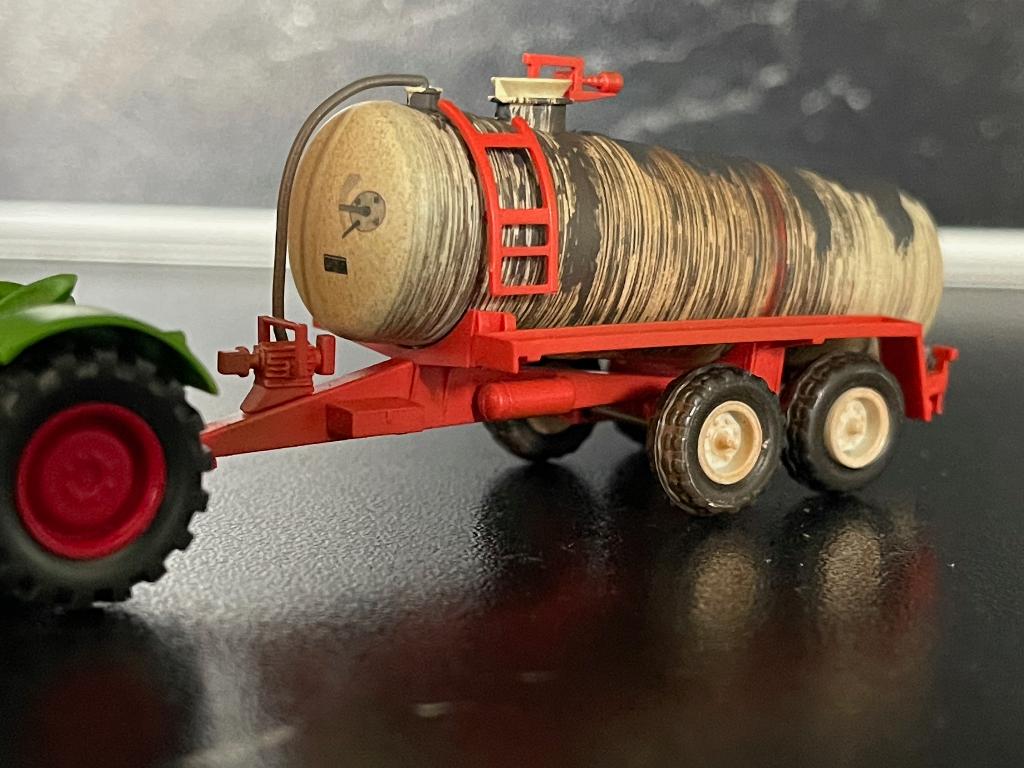 Agri-1802: Landbouwvoertuigen: Gewaetherde  gierwagen, Hobby en Vrije tijd, Modelauto's | 1:87, Nieuw, Hijskraan, Tractor of Landbouw