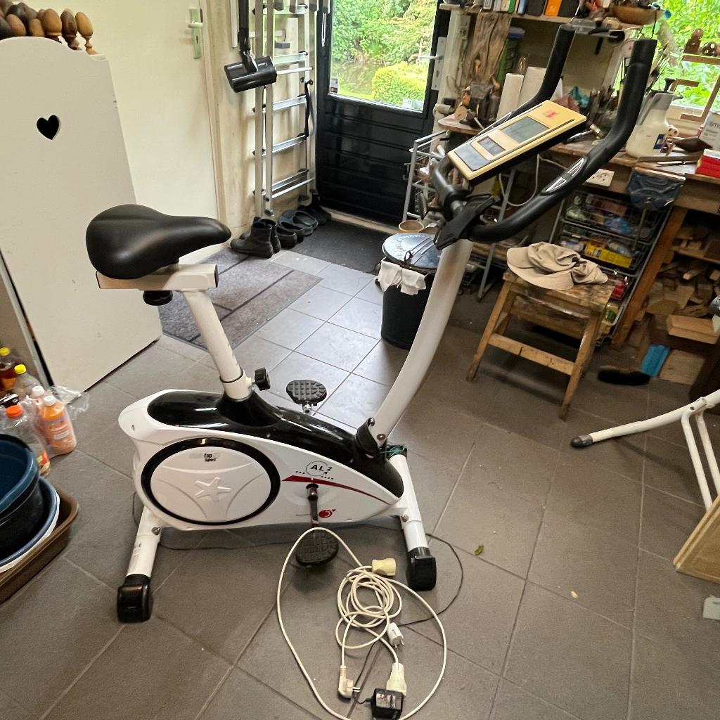 Hometrainer, Sport en Fitness, Ophalen, Gebruikt, Overige materialen, Hometrainer