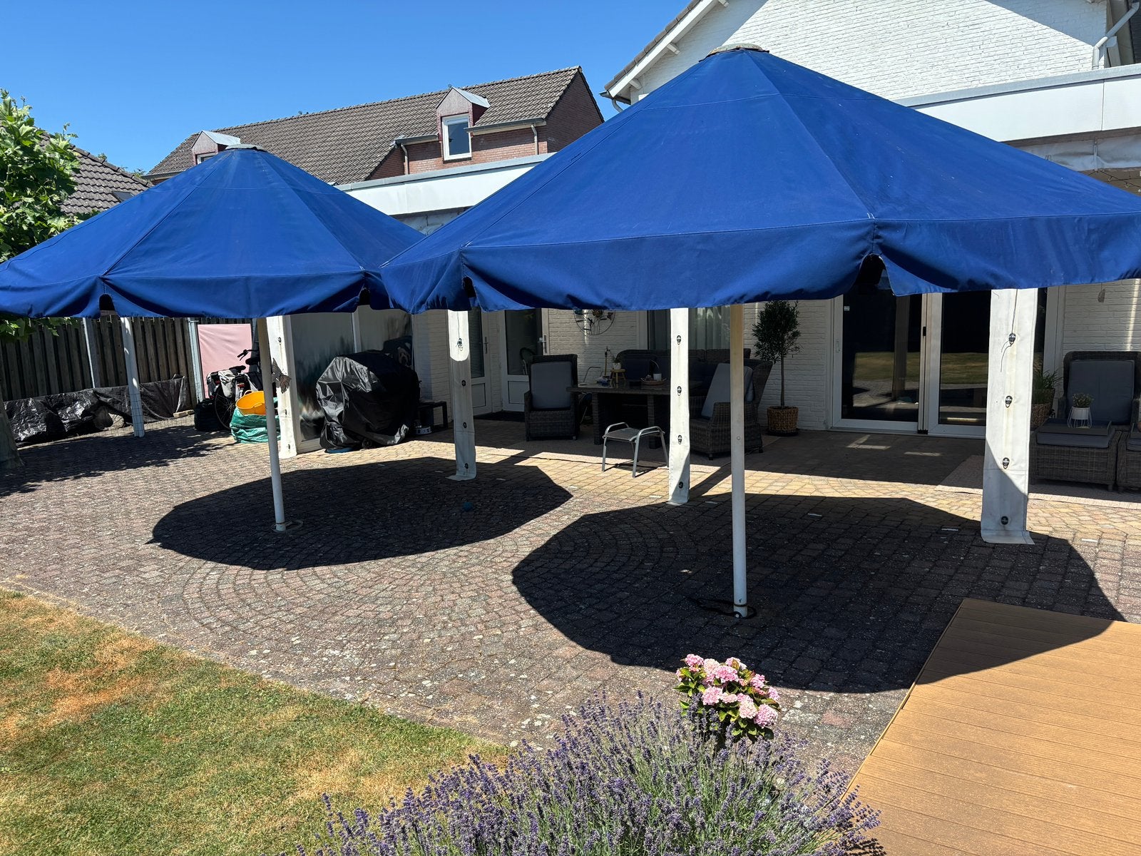2x Grote Tuin Parasol, Ophalen, Gebruikt, 3 tot 4 meter, Overige typen