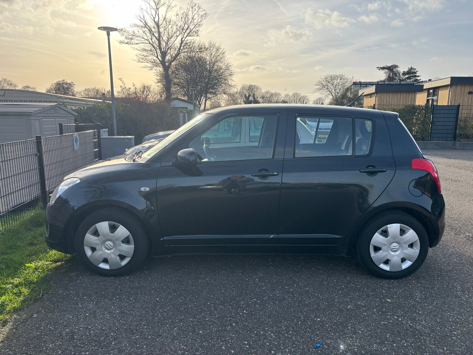 Suzuki Swift 1.3 5DRS 2008 Zwart KM140xxx, Voorwielaandrijving, Zwart, 400 kg, Handgeschakeld