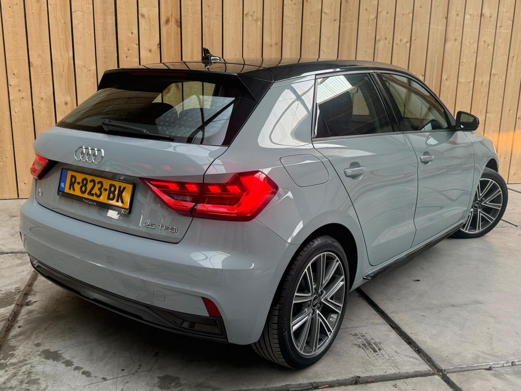 Audi A1 Sportback 25 TFSI Advanced edition Afwijkende dakkle, Auto's, Voorwielaandrijving, Euro 6, 95 pk, 49 €/maand