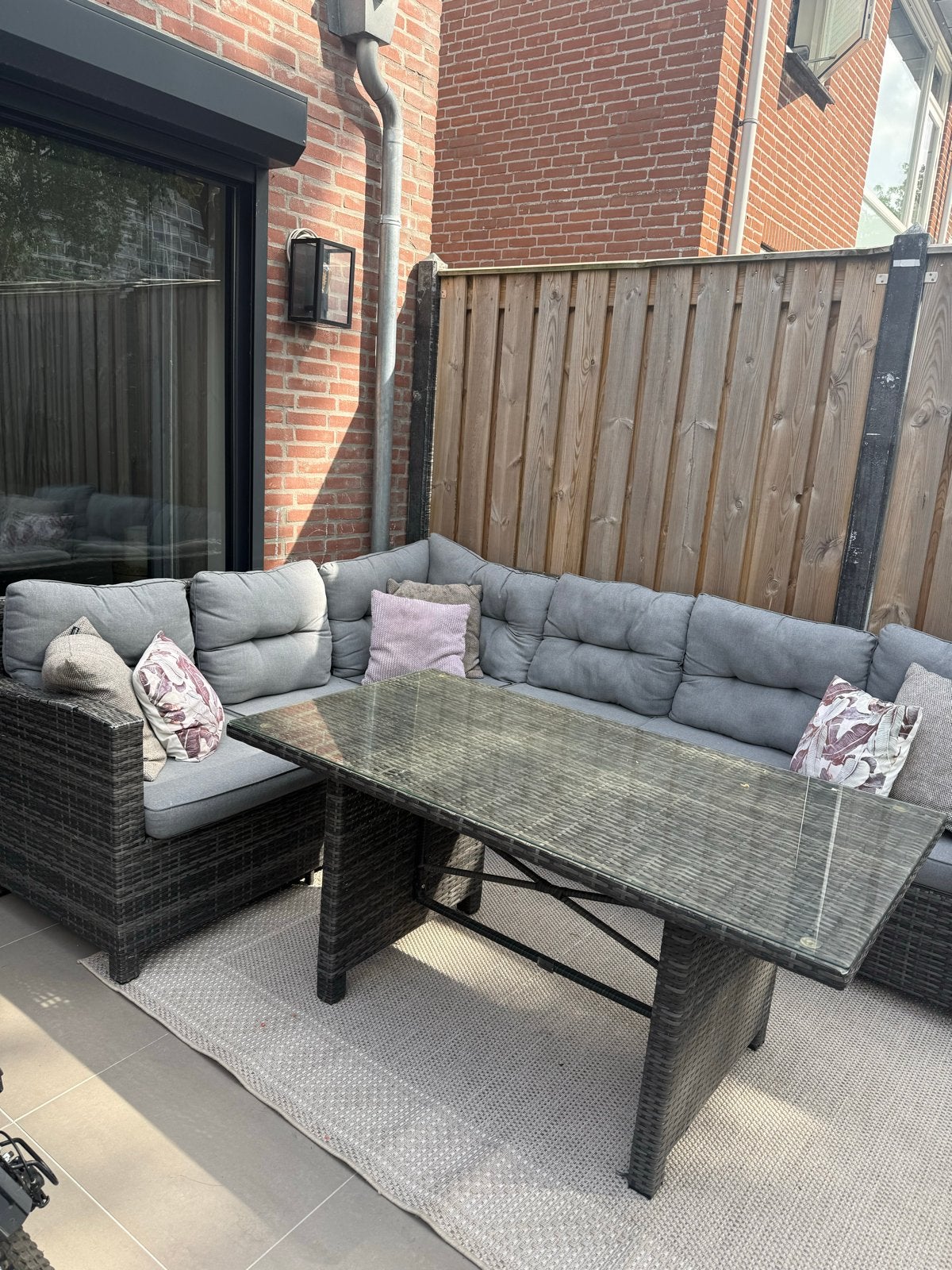 Wicker loungeset met tafel en kussens, 5 zitplaatsen, Gebruikt, Ophalen of Verzenden, Loungeset