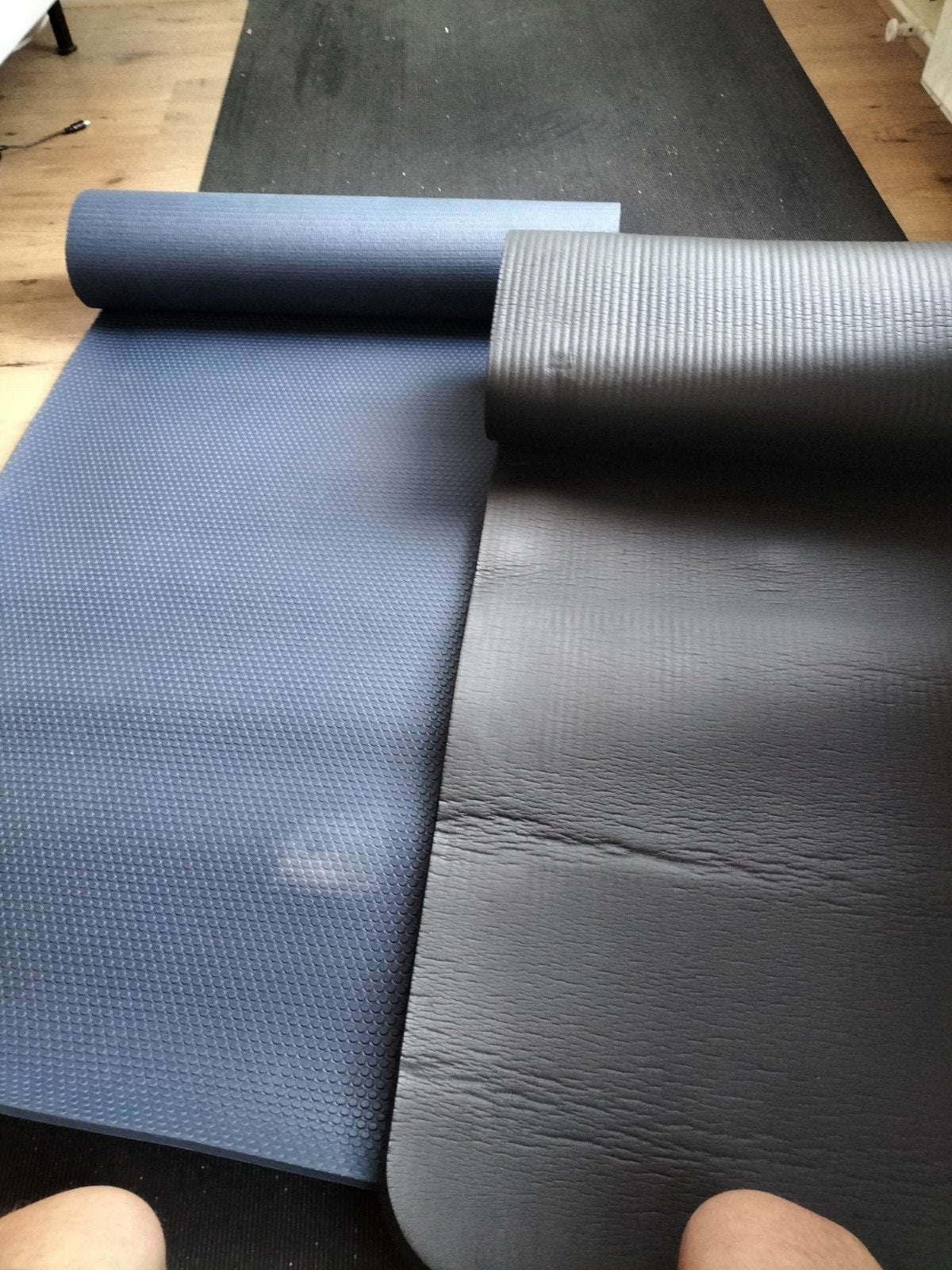 Antislip yogamat donkerblauw & gratis foam mat zwart, Ophalen, Gebruikt, Yogamat