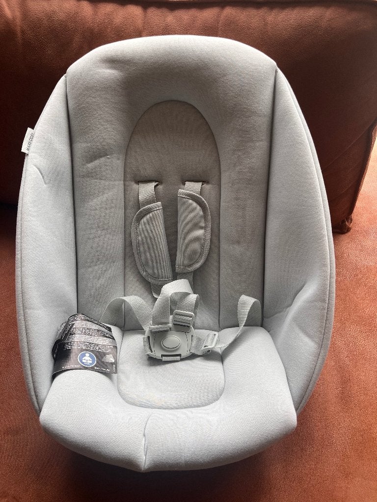 Newbornset maxi cosi nesta kinderstoel, Kinderen en Baby's, Kinderstoelen, Ophalen, Nieuw, Meegroeistoel, Gordel(s)