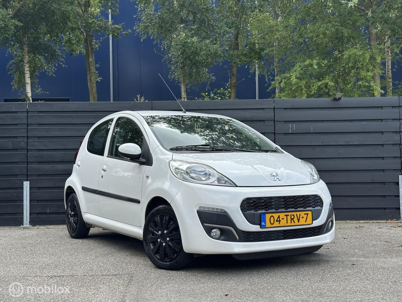 Peugeot 107 1.0 XS | Airco | 5drs | NAP | Multimedia scherm, Voorwielaandrijving, Euro 5, Gebruikt, 4 stoelen