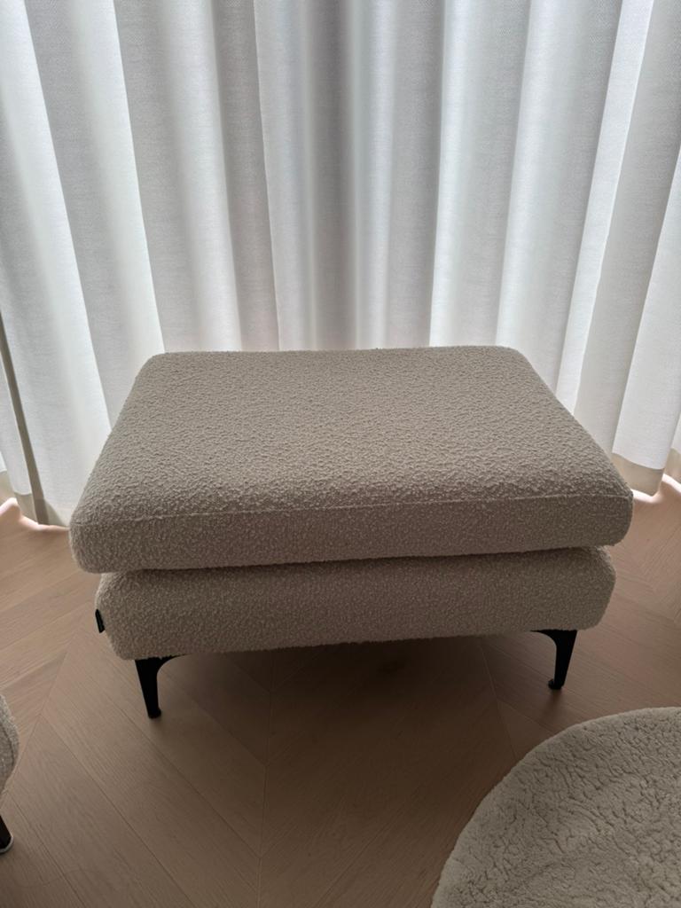 Hocker Boucle, Huis en Inrichting, Banken | Voetenbanken en Poefen, Ophalen of Verzenden, Vierkant