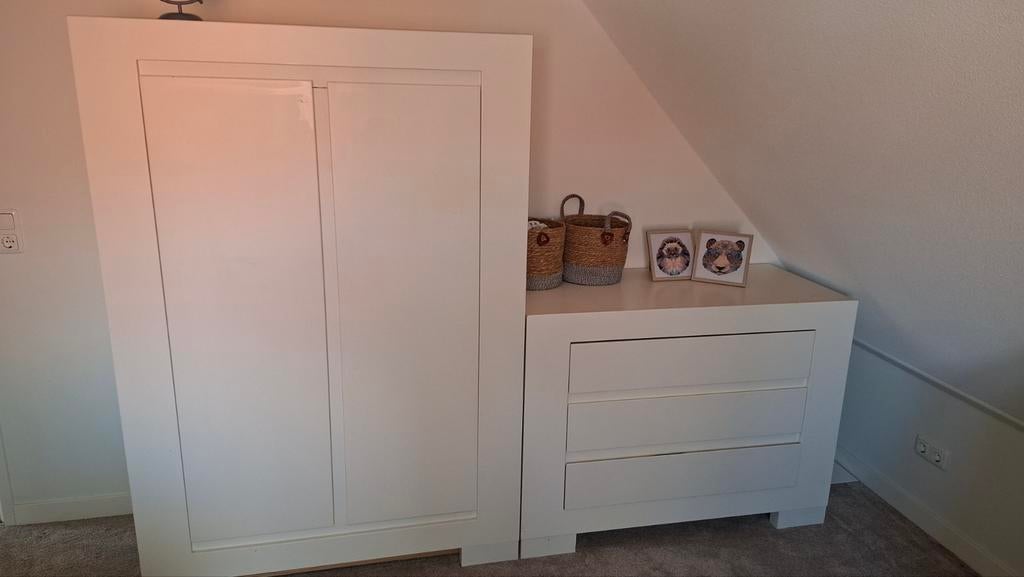 Complete mat witte babykamer: ledikant, commode, kast, Ophalen, Gebruikt