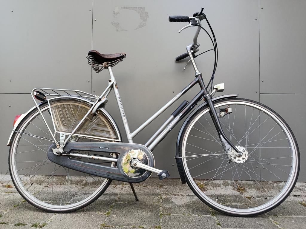 Batavus Champion
5 versnellingen,slot,Brooks zadel, 55 tot 59 cm, Ophalen