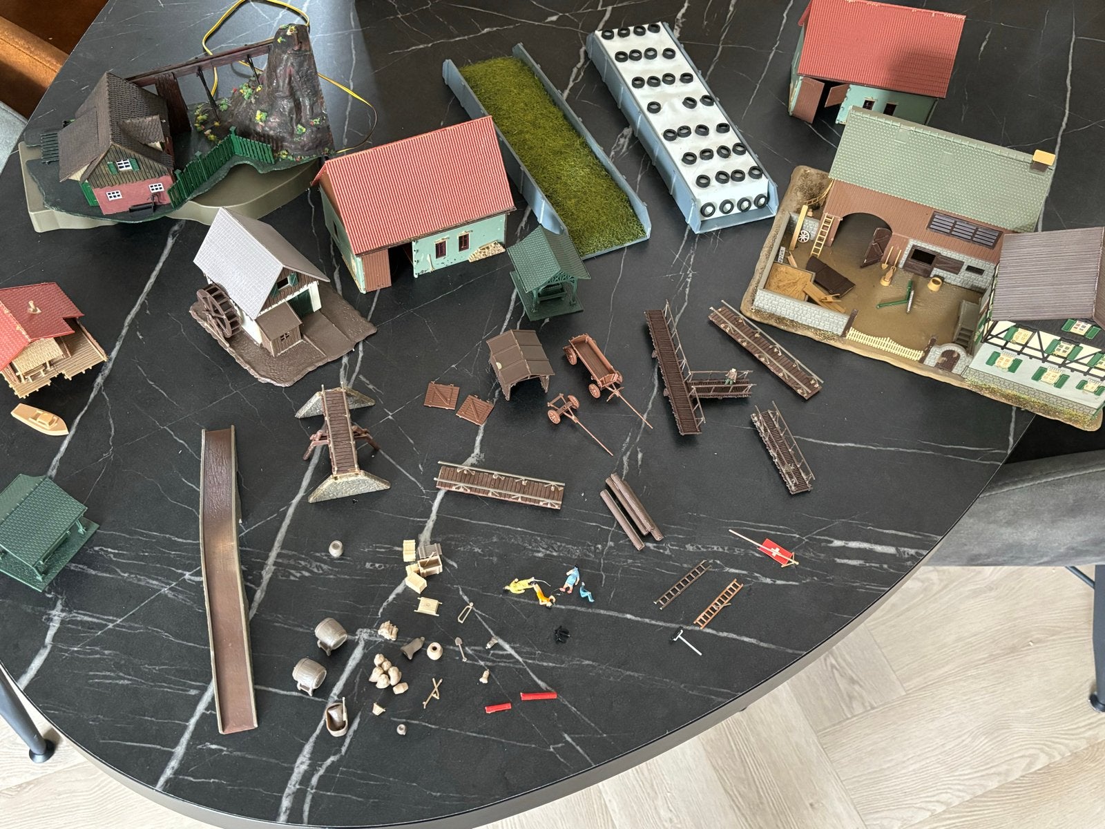 Grote verzameling modelbouw huisjes en accessoires, Ophalen of Verzenden, Gebruikt, Brug, Tunnel of Gebouw