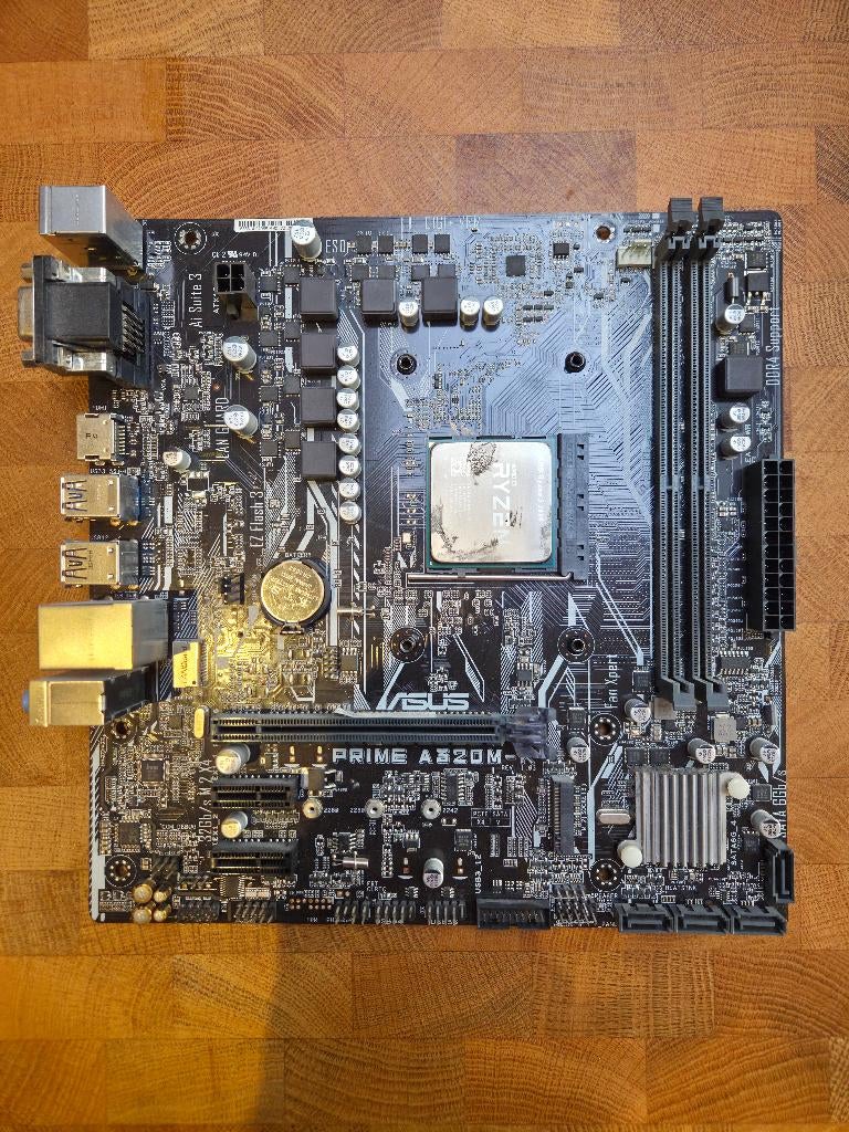 Asus PRIME A320M-K moederbord met AMD Ryzen 5 2600 processor, Computers en Software, Processors, Ophalen of Verzenden, Gebruikt