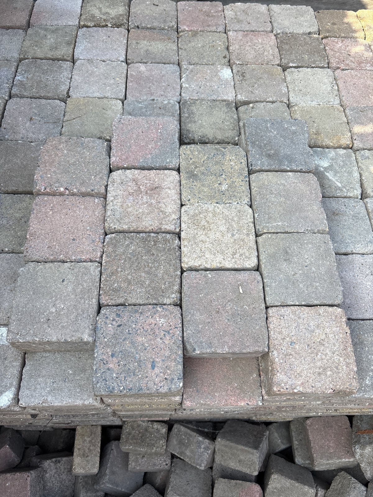 Gebruikte betonnen klinkers voor oprit of terras, Ophalen, Gebruikt, Klinkers, 10 m² of meer