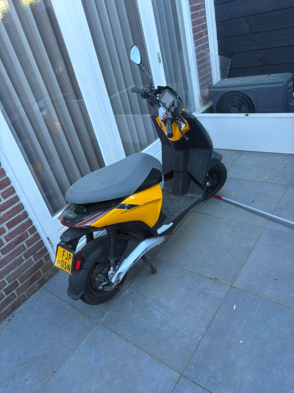 Piaggo one zip electrice scooter lees beschrijving, Ophalen of Verzenden, Zo goed als nieuw, Benzine