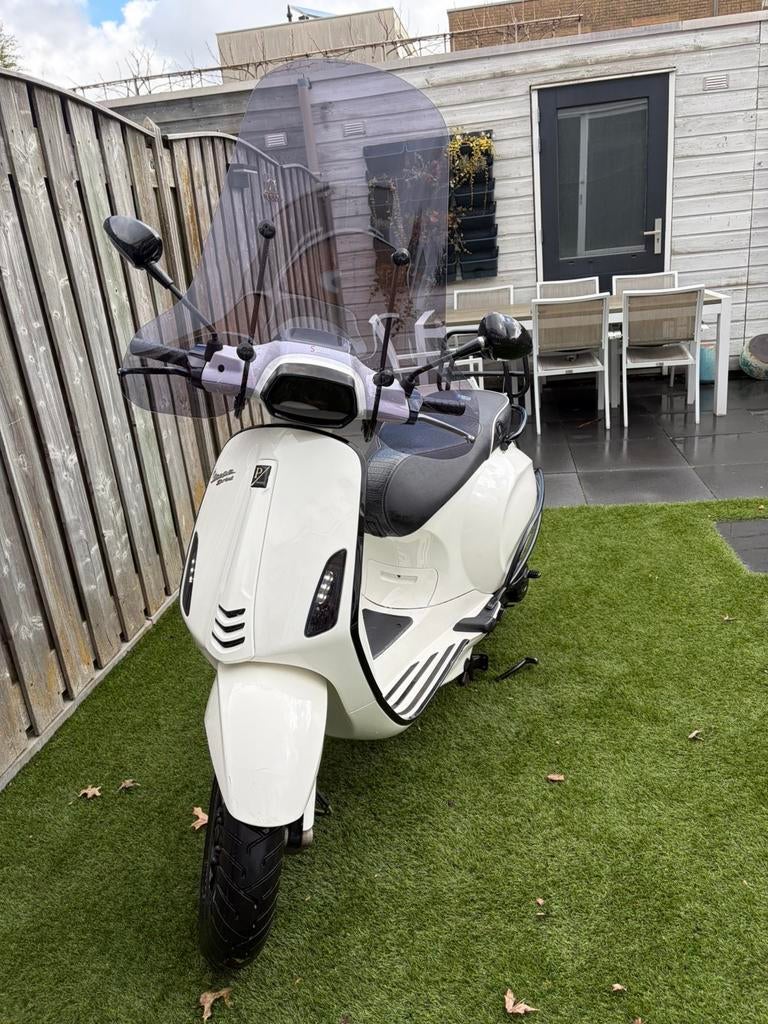 Vespa sprint custom, Ophalen, Zo goed als nieuw, Benzine, Vespa