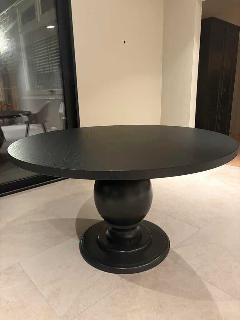 Massief eiken eettafel zwart bolpoot, Ophalen, Gebruikt, 100 tot 150 cm, Hotel chique