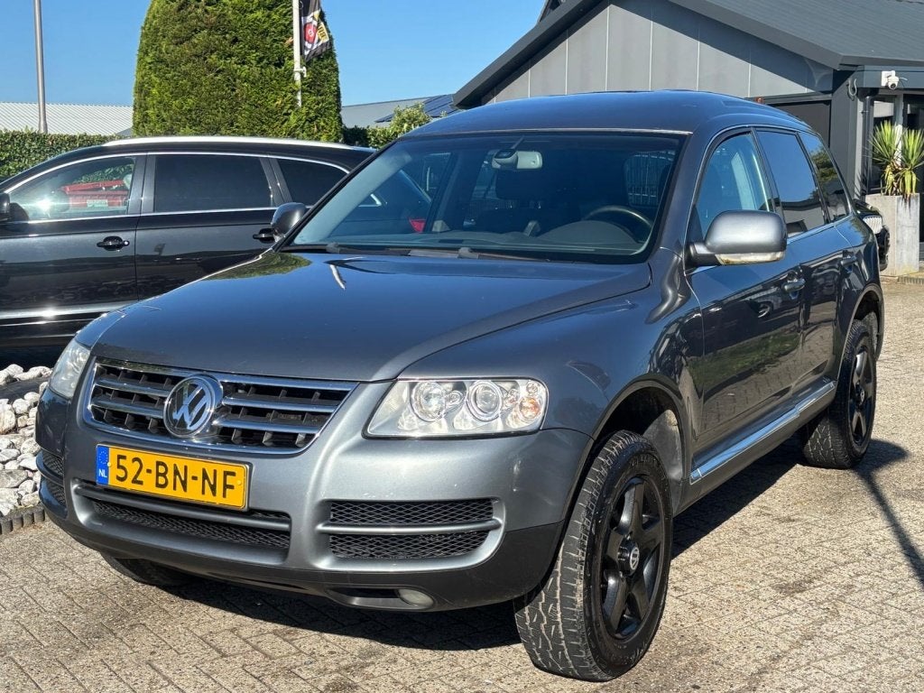 Volkswagen Touareg 2.5 TDI Handgeschakeld Grijs Kenteken Bed, Gebruikt, Origineel Nederlands, Bedrijf, 2 stoelen