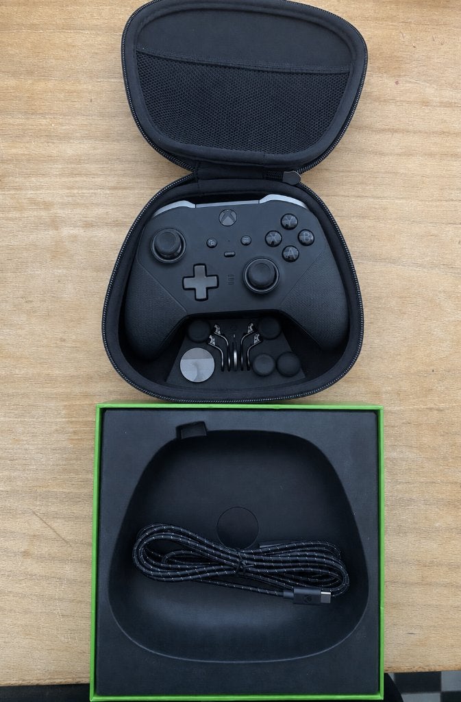 Xbox elite V2 controller met alle attributen, oplader n doos, Ophalen of Verzenden, Zo goed als nieuw, Controller, Draadloos