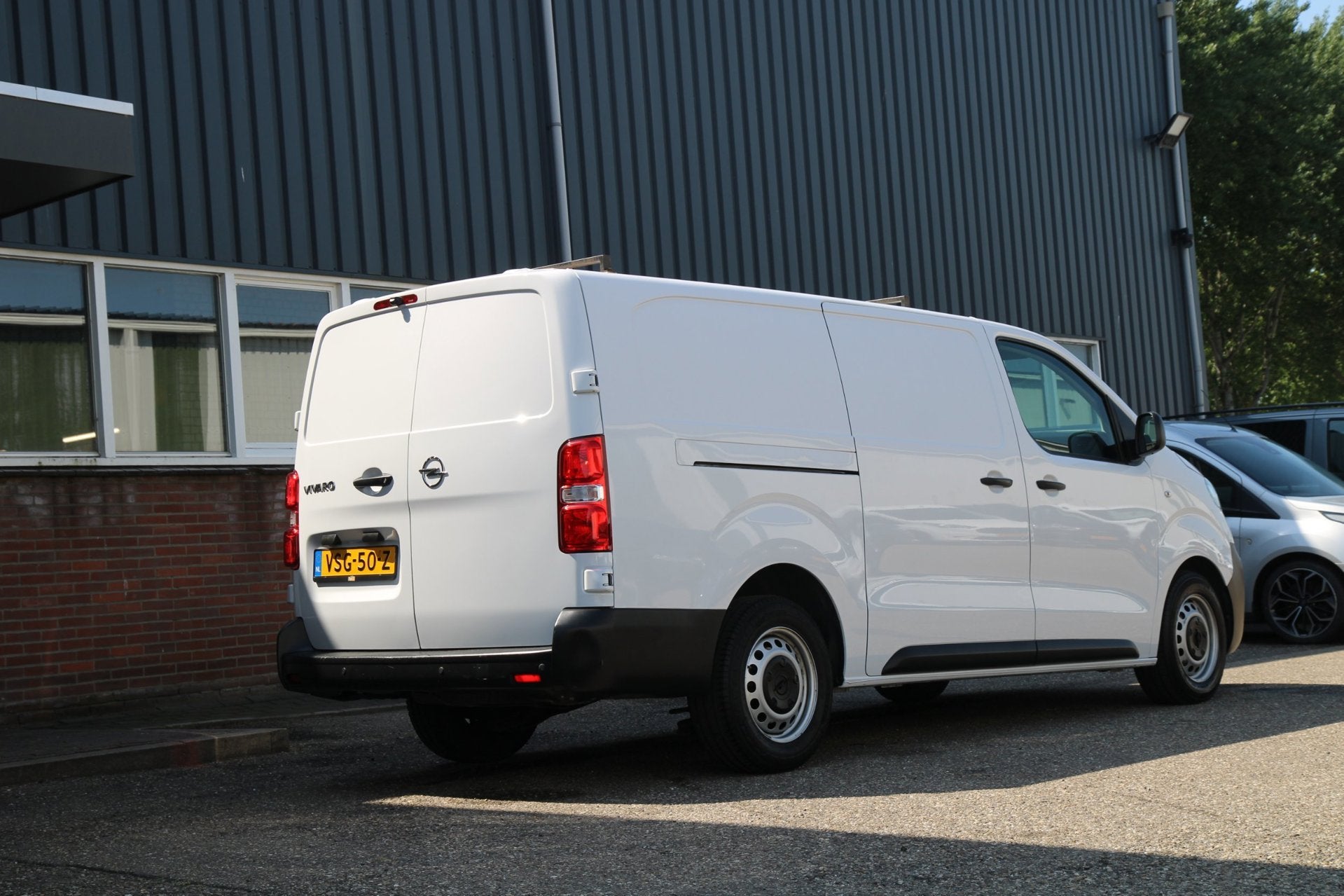 Opel Vivaro 2.0 BlueHDi 145Pk Automaat L3H1 / App connect /, Gebruikt, 4 cilinders, Wit, Bedrijf
