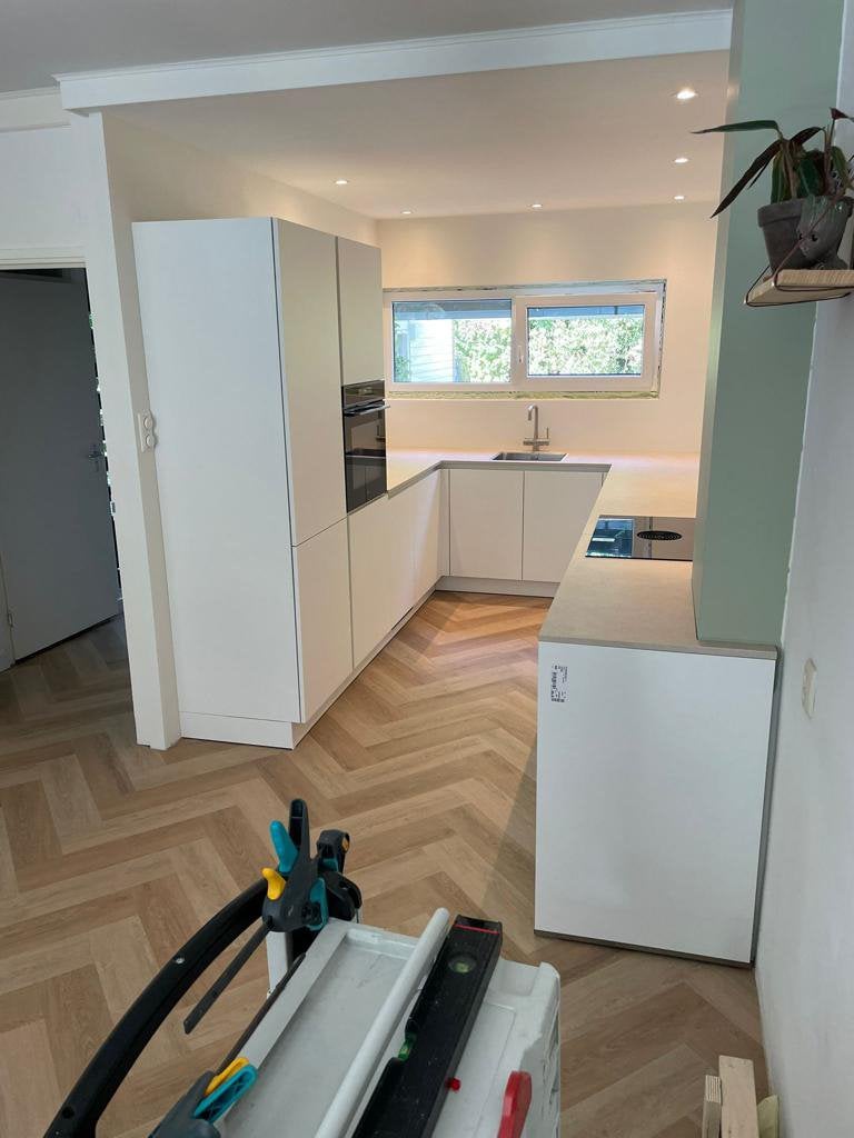 Keuken Monteur, Verzenden, Zo goed als nieuw