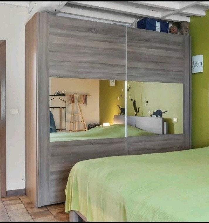 Kledingkast met spiegeldeuren en hangruimte, Huis en Inrichting, Kasten | Kledingkasten, Met deur(en), 200 cm of meer, 150 tot 200 cm