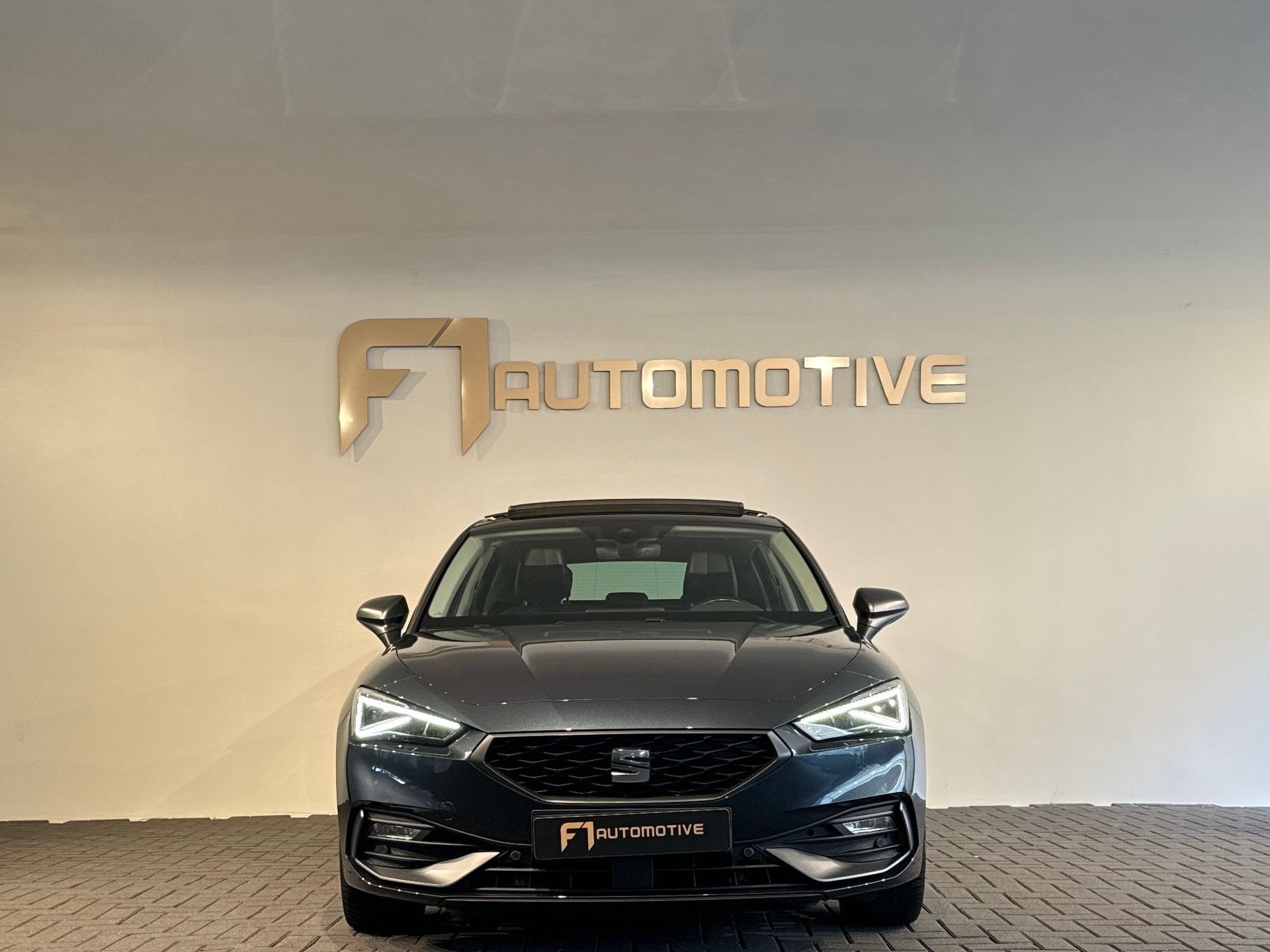 Seat Leon 1.5 eTSI FR BTW| Pano|Stoelverwarming|BlindSpot|St, Auto's, 4 cilinders, 150 pk, Alcantara, Bedrijf