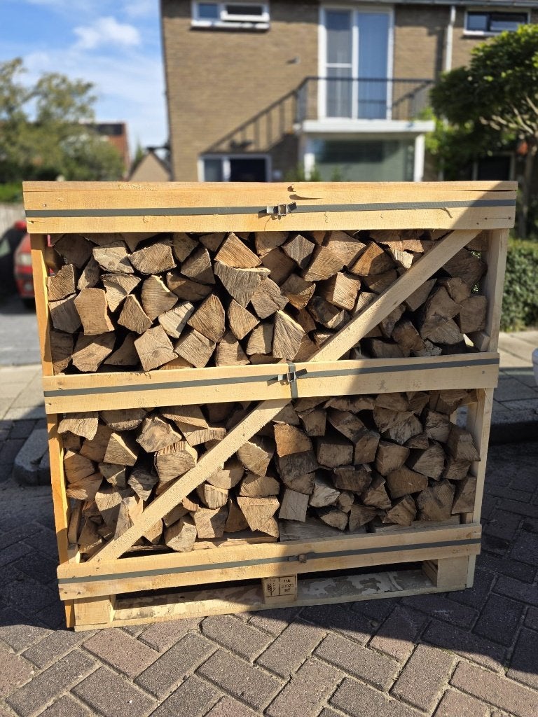 Droog Haardhout | Gestapelde Kuub | €210, Minder dan 3 m³, Ophalen, Stammen