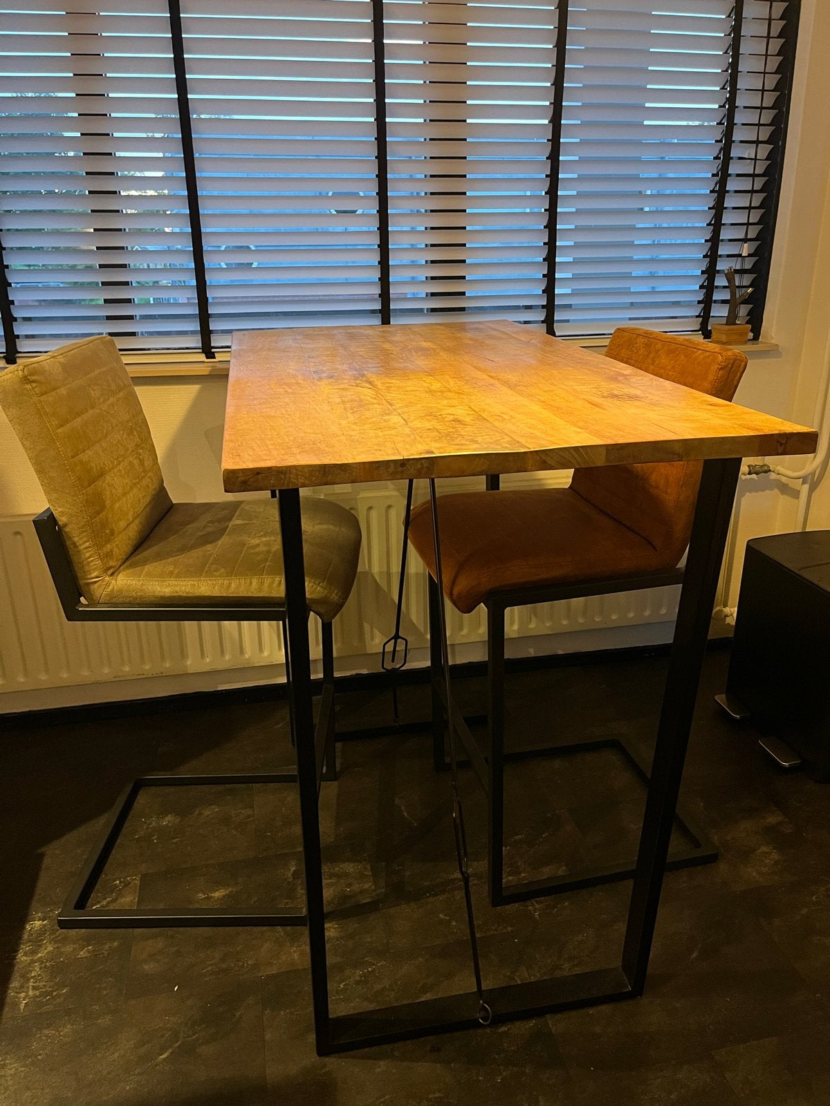Hoge bartafel met 2 krukken, Huis en Inrichting, Ophalen, Gebruikt