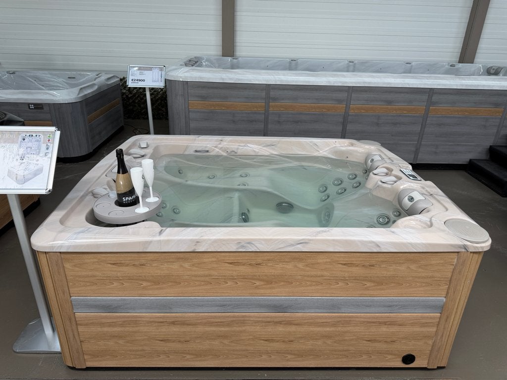 Nieuw - Jacuzzi Passion Reboot 3-persoons speakers 2x ligpl., Tuin en Terras, Ophalen of Verzenden, Nieuw