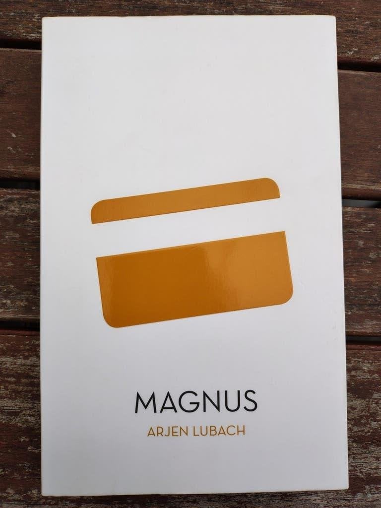 Magnus - Arjen Lubach (2011) - In nette staat, Gelezen, Ophalen of Verzenden, Arjen Lubach, Nederland