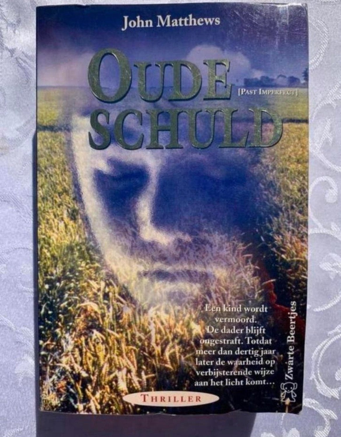 Boek Oude Schuld - John Matthews (Thriller), Ophalen of Verzenden, Gelezen, Europa overig