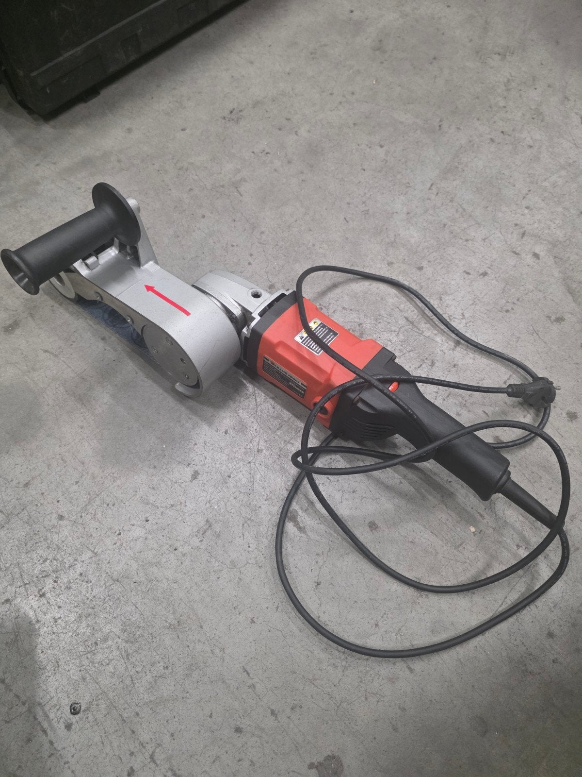 Krachtige bandschuurmachine - Ideaal voor diverse klussen, Ophalen of Verzenden, Gebruikt, 600 tot 1200 watt, Bandschuurmachine