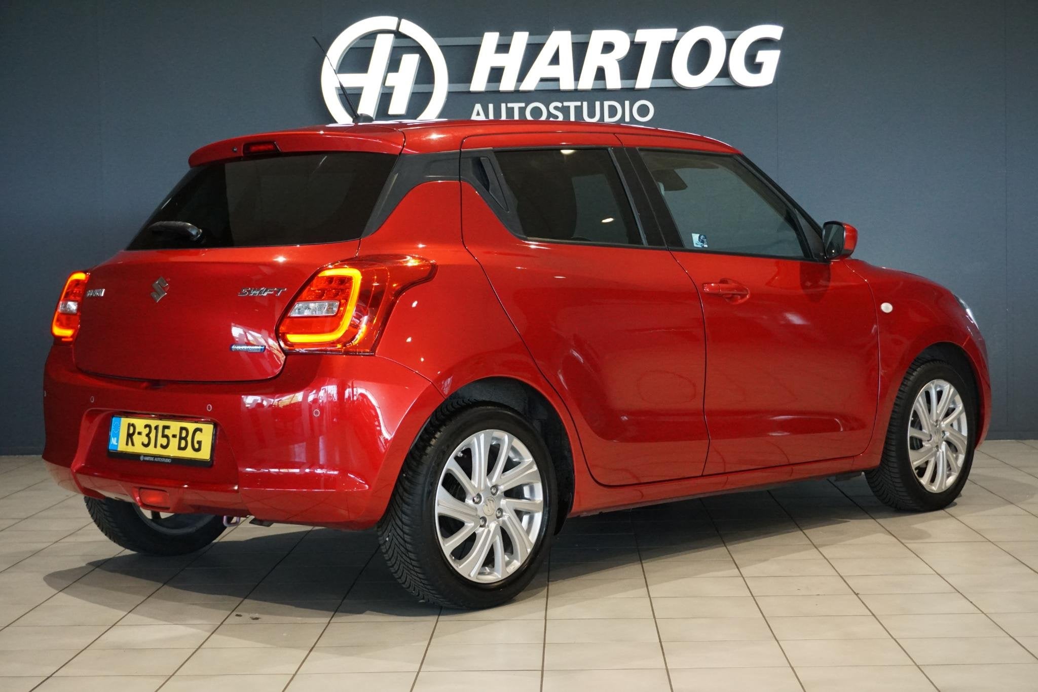 Suzuki Swift 1.2 Select Smart Hybrid + DODEHOEK / CAMERA / P, Auto's, Suzuki, 83 pk, Stof, Gebruikt, 4 cilinders