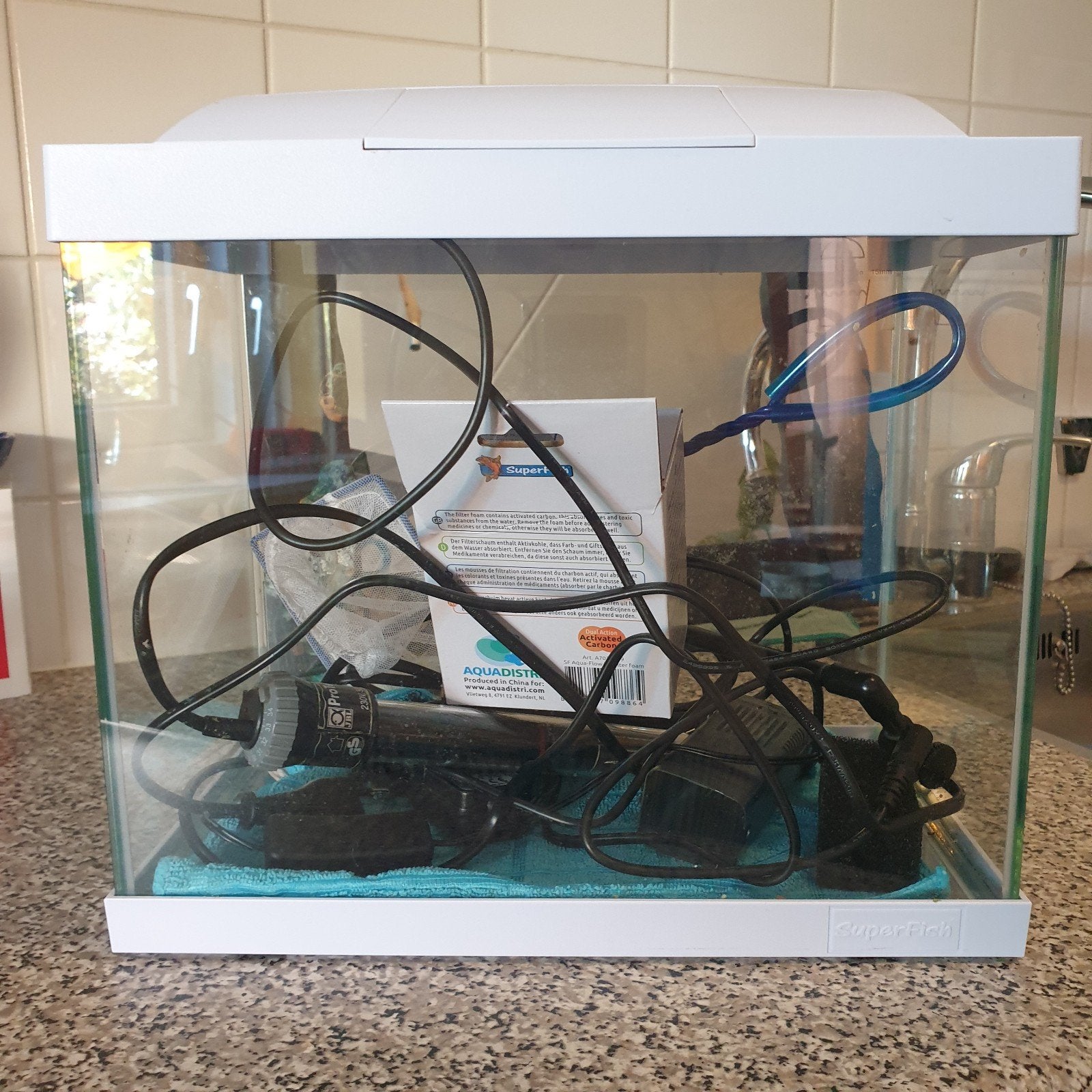 Klein aquarium superfish, Ophalen, Leeg aquarium