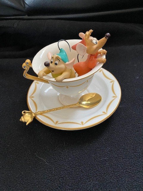 WDCC Cinderella Tea For Two, Ophalen of Verzenden, Overige figuren, Zo goed als nieuw, Beeldje of Figuurtje