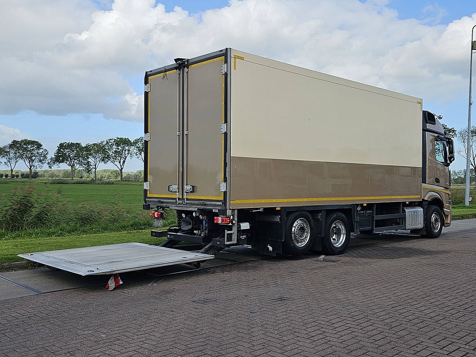 MERCEDES-BENZ ACTROS 2548 6x2 steer 2t lift, Auto's, Automaat, Euro 6, Overige kleuren, Stoelverwarming