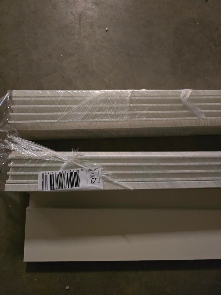 Nieuwe plinten, Doe-het-zelf en Verbouw, Plinten en Afwerking, Ophalen, Nieuw, Mdf, 200 tot 250 cm